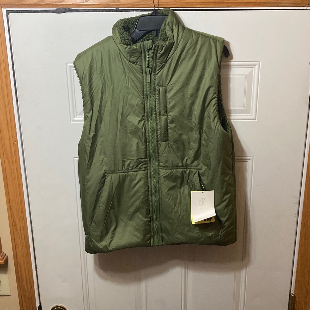 Green Puffer Vest S NWT